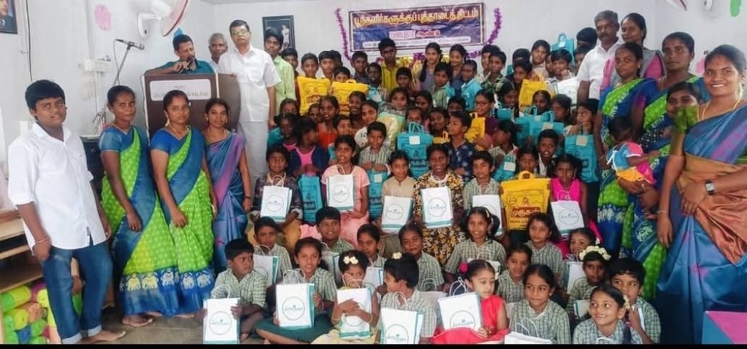 பூந்தளிர்களுக்கு புத்தாடைத்திட்டம்